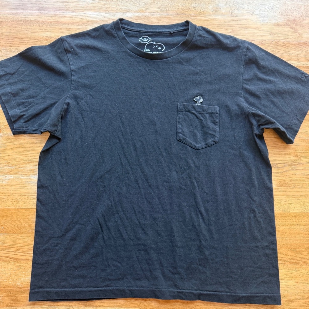 Uniqlo‎ UT KAWS x Peanuts Snoopy Pocket T-Shirt Black Mens XL 403853